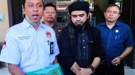 Foto Gus Samsudin Klaim Ilmunya Tersambung Ke Syekh Abdul Qadir Jaelani