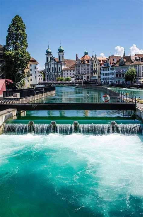 Reuss river in Lucerne / Switzerland (by Simon). - It's a beautiful world