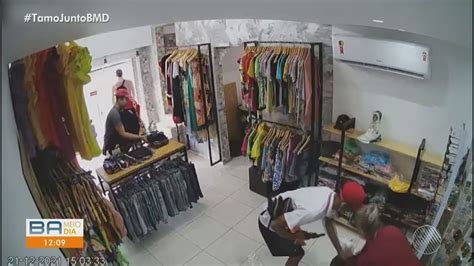 Imagens Mostram Homens Armados Em Assalto A Loja De Roupas Em Cama Ari