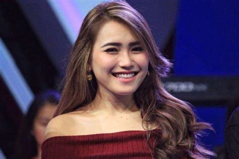 Ayu Ting Ting Terpopuler Di Instagram Indonesia Koran