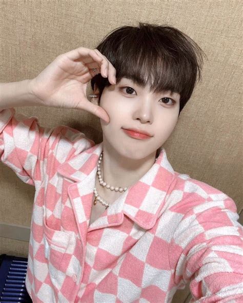 Cravity Song Hyeongjun Cravity Hyeongjun Songhyeongjun