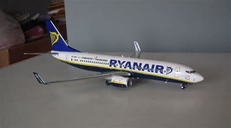 Revell Model - 1/144 Ryanair (Comunitat Valenciana) B737-800 | RailUK ...