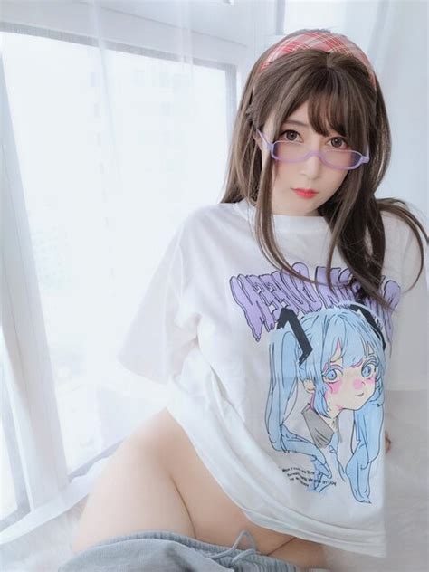 Baiyin811 白银81 宅家女友 Baiyin811 白银81 宅家女友 20 Porn Pic