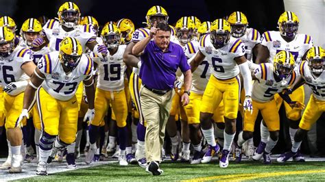 LSU Tigers begin spring practice with open quarterback competition - ESPN