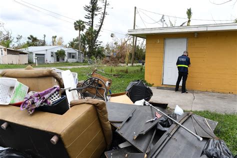 Dvids Images Fema Disaster Survivor Assistance Team Leaves Flyers