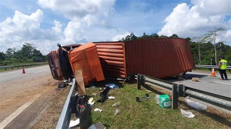 Lori Kontena Treler Penyumbang Tertinggi Kes Kemalangan Jalan Raya