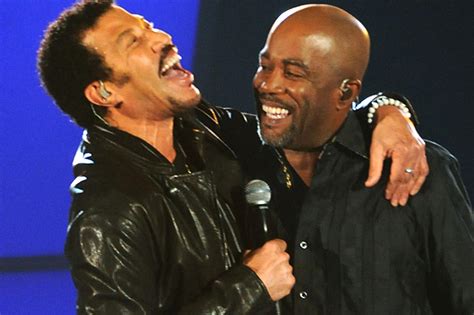 Lionel Richie Joined by Darius Rucker + More for 2011 CMA Awards ...