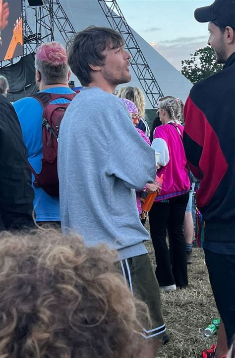 Louis In Glastonbury Louis Louis And Harry Louis Tomlinson