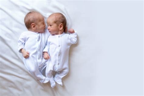 107 Nombres Populares Para Bebés Gemelos Eres Mamá