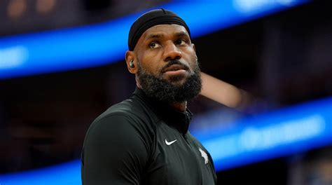 Lebron James Says Hes Getting Off Social Media For The Time Being Fox News