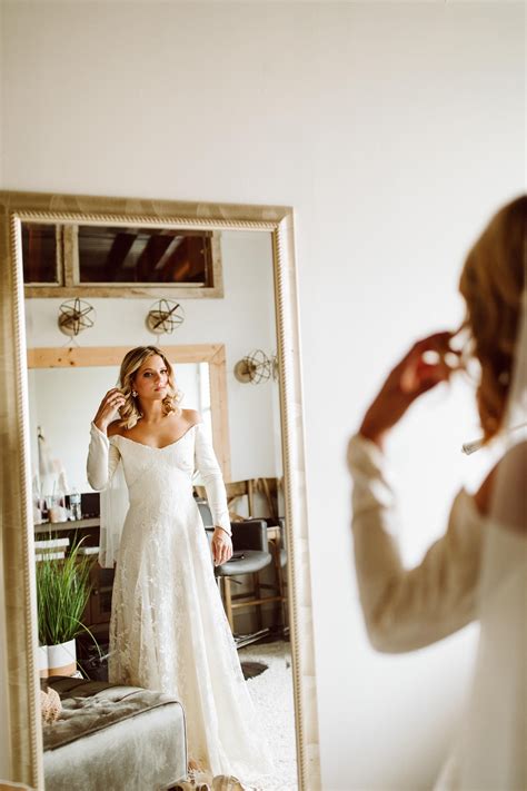 Reutilisier Vintage Gown Revamping and Alterations