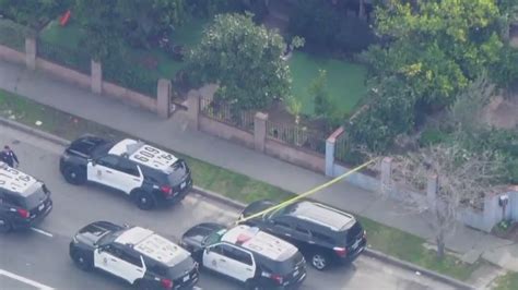 Lapd Officer Shot In Hand In Pacoima Fox 11 Los Angeles