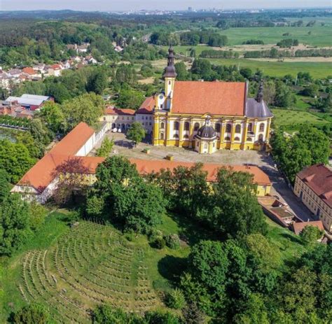 Gartentag Mit Sandsteinputten Und Musik Im Kloster Neuzelle WELT