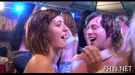 Las Chicas De Yong En El Club Son Alegres De Follar Xvideos