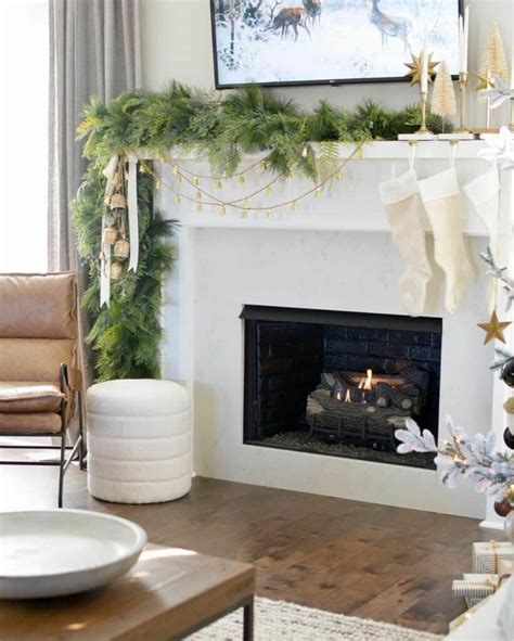 35 Christmas Garland for Mantel Ideas for the Holidays