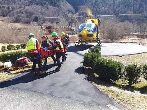 Scivola Su Ghiaccio Enne Morto A Valbondione