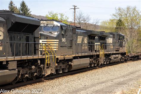 Ns Ns D Cw Trails On The Ns E At Mattawa Flickr