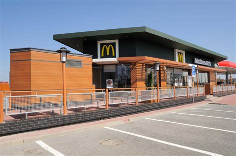 Wszystkich Świętych Czy McDonalds jest otwarty 1 listopada