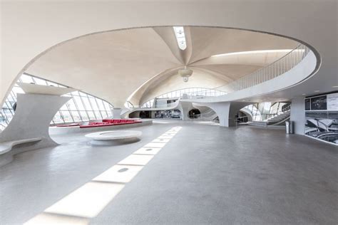 This Iconic Airport Terminal Is About To Become A Retro Hotel Eero Saarinen Hotel Twa