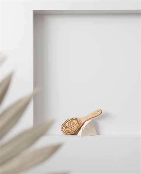 Wearing a bannana clip incorrectly can actually damage your hair 6