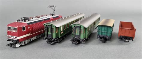 Märklin 3443 E Lok BR 243 897 6 mit 4 Wagons Badisches Auktionshaus