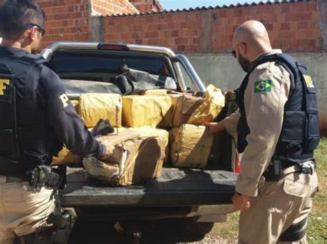 Traficante abandona caminhonete 800 kg de maconha e foge a pé JD1