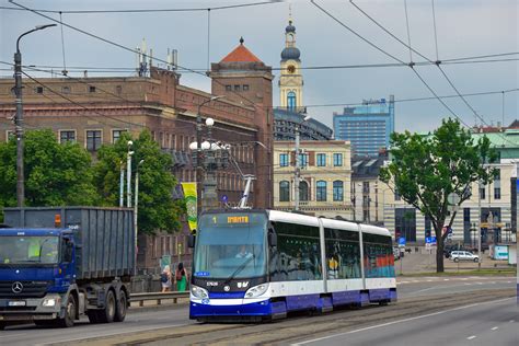 Stra Enbahn Koda T Forcity Alfa Riga Der Linie Am