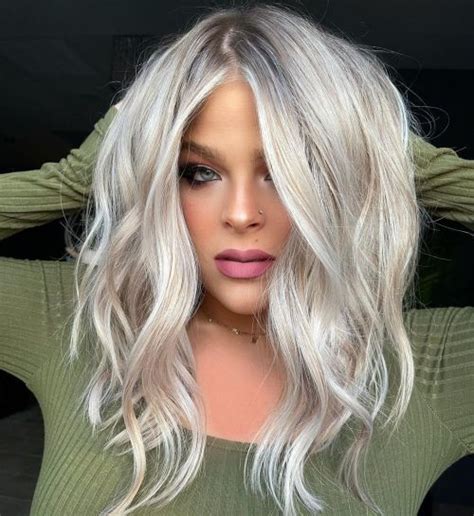 Best Ways To Rock Blonde Hair With Dark Roots In Dark Roots