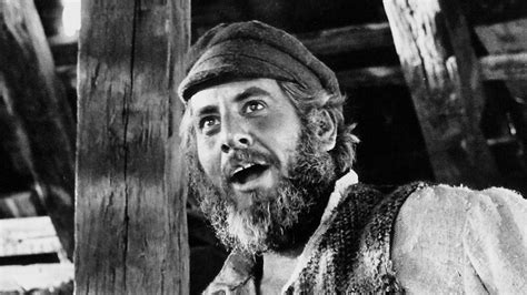 Chaim Topol Dead: Tevye Actor From 'Fiddler on the Roof' Was 87