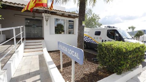 Policía en Ibiza Vicent Roig Deberíamos tener un centenar de