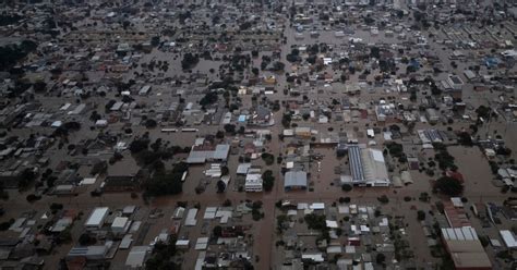 Suben A 76 Los Muertos Por Las Inundaciones En El Sur De Brasil La