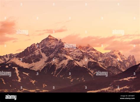 Magenta Mountains Hi Res Stock Photography And Images Alamy