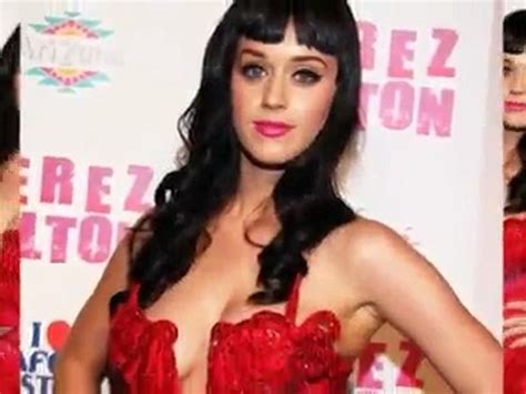 Katy Perry Flaunts Her Boobs Video Dailymotion