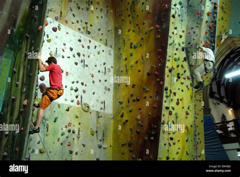 Rock Climbing Uk Hi Res Stock Photography And Images Alamy