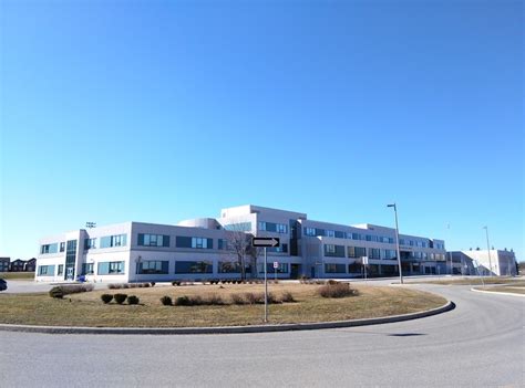 Milliken Mills High School - 7522 Kennedy Rd, Markham, ON L3R 9S5, Canada