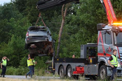 Auto Nach Streifkollision Auf Wiener Stra E In Edt Bei Lambach Mehrfach