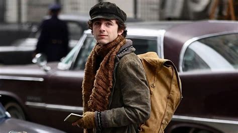 Timothée Chalamet se convierte en Bob Dylan en primer tráiler de A