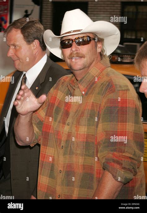 Oct 12 2006 New York Ny Usa Country Singer Alan Jackson Poses For