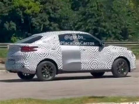 Citroën Basalt aparece em testes quase sem camuflagem veja o flagra