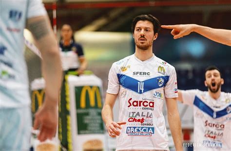 Terza Conferma Per Brescia Resta Il Centrale Davide Esposito Volley News