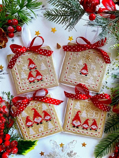 Pin By Meredith Johnson On Xmas Cross Stitch Patterns Christmas