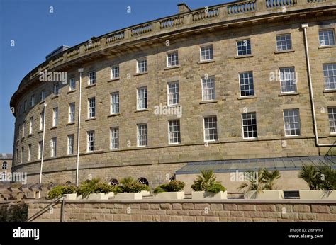 Buxton Crescent in the Derbyshire town of Buxton, an example of Georgian architecture Stock ...