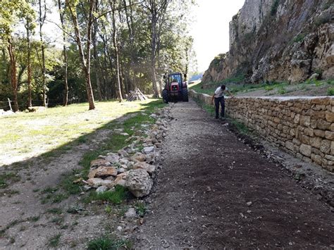 Le Casse Cailloux Est Passé Sur L Esplanade Du Château De Montfaucon