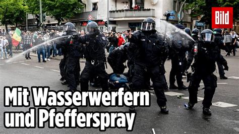 Polizei L St Demos Auf Offener Juden Hass Auf Deutschen Stra En Youtube