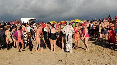 A Erdeven ils étaient près de 500 courageux pour le premier bain de l