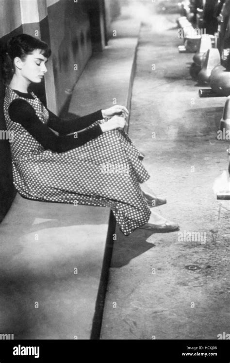Sabrina Audrey Hepburn 1954 Stockfotografie Alamy