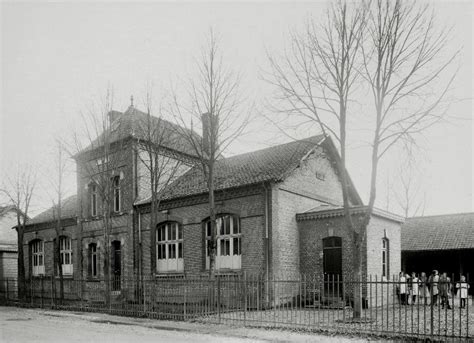 Anciennes Coles Des Moulins Bleus L Toile Cole Primaire Et Cole