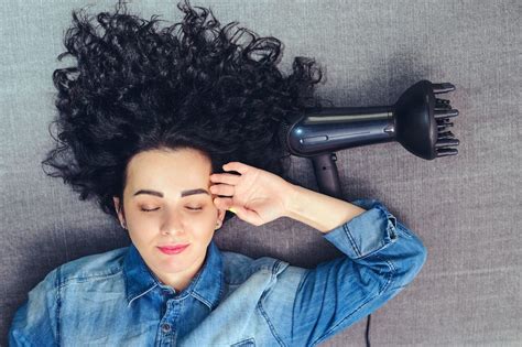 How To Dry Curly Hair Without Frizz Curls Forever