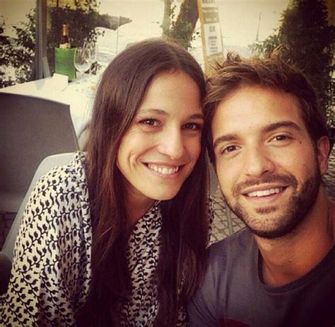 Pablo Alborán Y Carminho Music Bands Timeless Couple Photos Couples