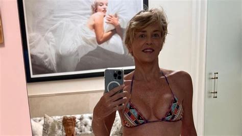 Sharon Stone Posa De Biqu Ni Aos Anos Em Forma No Fim Do Ver O